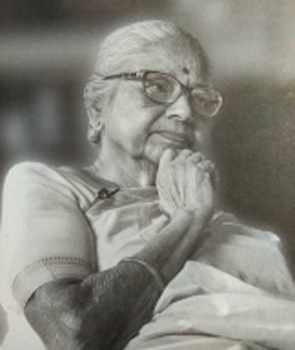 लोकप्रिय मराठी सामाजिक कार्यकर्ता पुष्पा भावे का निधन लोकप्रिय मराठी सामाजिक कार्यकर्ता पुष्पा भावे का निधन